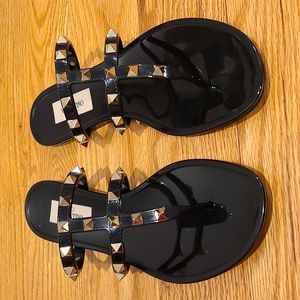NIB Valentino Rockstud Flat Rubber Sandal
